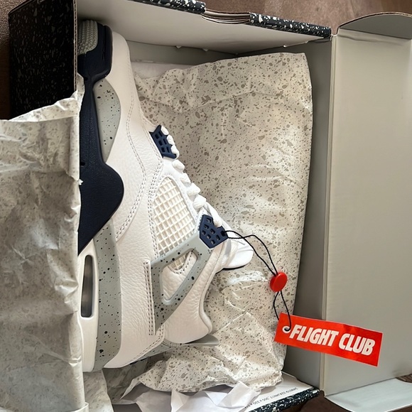 Shoes - Picture 5 of 6